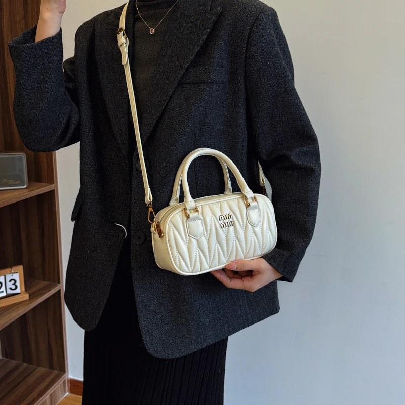 Bolsa de Ombro Feminina de Lux - Luxury Lifestyle Fashion avaliação e preço