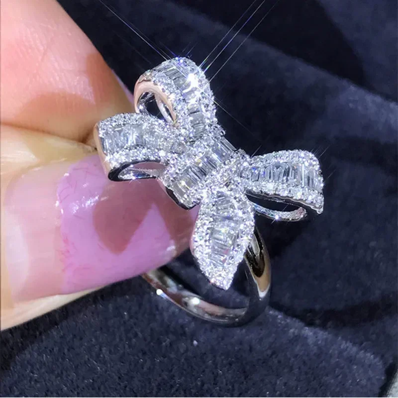 Anéis Femininos de Zircônia Cú - Luxury Lifestyle Girl avaliação e preço